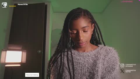 Snapshot of connie_west0 chatting on 12/25/24, 05:37 independent model online show from 12/25/24, 05:37