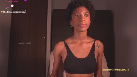 Snapshot of connie_west0 chatting on 09/21/25, 11:28 independent model online show from 09/21/25, 11:28