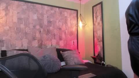 Connor King1 online show from 12/23/24, 07:30