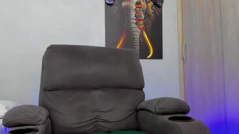 Snapshot of connorkingg chatting on 02/12/25, 02:14 CONNORKING online show from 02/12/25, 02:14