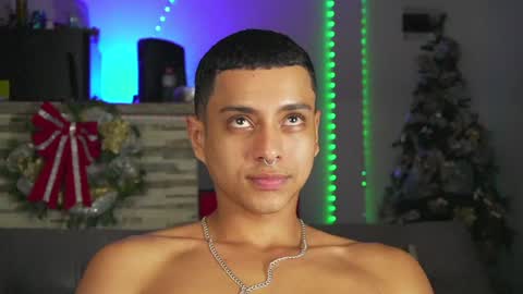 Snapshot of connorxstone_ chatting on 12/04/24, 01:25 Seraf rincon independent model online show from 12/04/24, 01:25