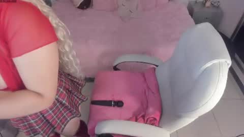 Snapshot of conny_curly chatting on 07/07/26, 12:42 Conny online show from 07/07/26, 12:42