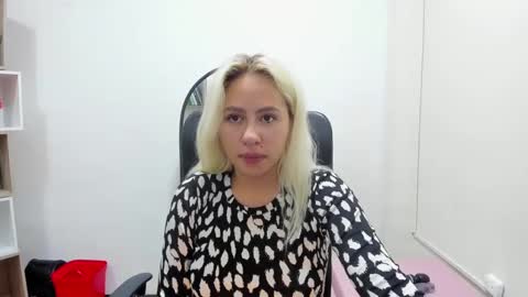 Snapshot of constansblonde chatting on 12/28/24, 11:16 Constans online show from 12/28/24, 11:16