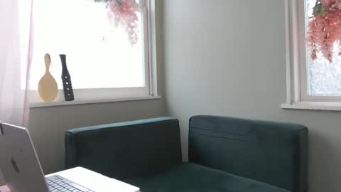 Snapshot of constantcumquest chatting on 12/14/25, 03:50 ANR Mommy online show from 12/14/25, 03:50