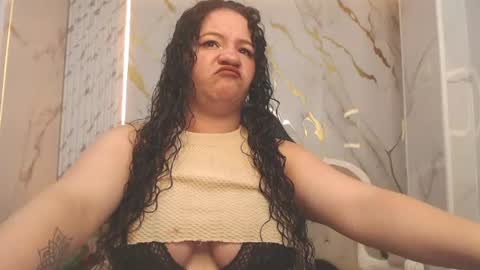 Snapshot of cony_curly_b chatting on 07/10/26, 03:11 Online 2200 - 0600 online show from 07/10/26, 03:11