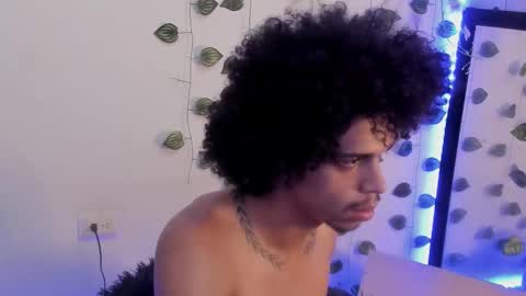 Aaron  online show from 11/05/25, 03:23