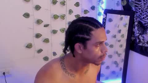 Aaron  online show from 11/08/25, 01:33