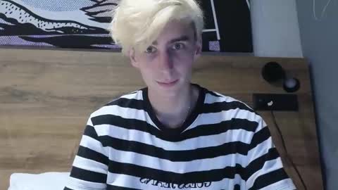 Snapshot of cookie_sex chatting on 10/17/25, 01:09 cookie_sex online show from 10/17/25, 01:09