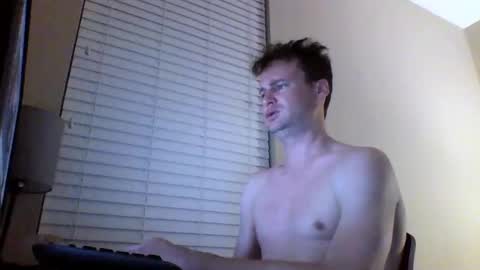 Snapshot of cooldude122222 chatting on 12/28/24, 07:00 cooldude122222 online show from 12/28/24, 07:00