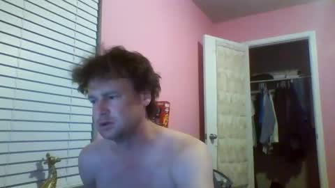 Snapshot of cooldude122222 chatting on 11/10/25, 05:06 cooldude122222 online show from 11/10/25, 05:06