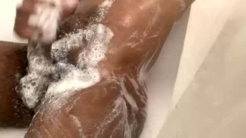 Snapshot of coolvibes69 chatting on 10/31/25, 04:30 coolvibes69 online show from 10/31/25, 04:30