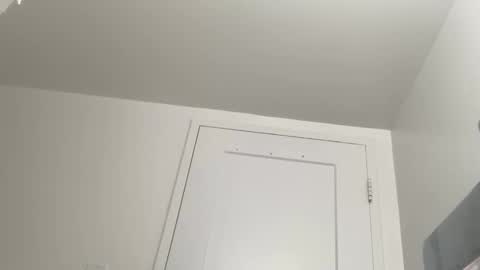 Snapshot of coolvibes69 chatting on 11/17/25, 11:21 coolvibes69 online show from 11/17/25, 11:21