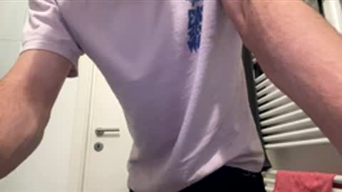 Snapshot of coooocoooo09 chatting on 02/02/26, 11:42 coooocoooo09 online show from 02/02/26, 11:42