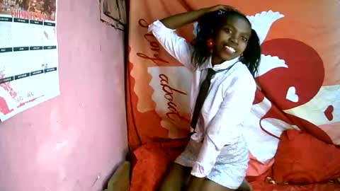 coquine_lara online show from 05/02/26, 12:54