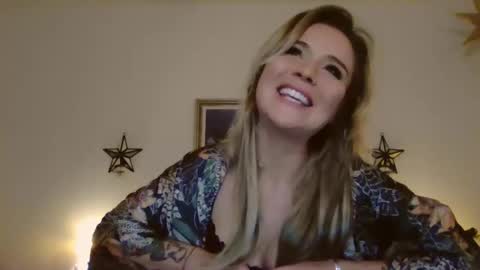 cora_jones4 online show from 04/20/26, 04:04