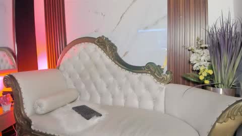 Coralie Bronson online show from 12/04/25, 08:39