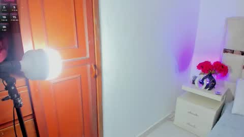 coraline hot18 online show from 09/24/25, 12:19