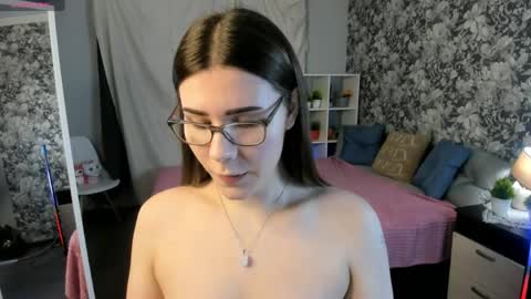Snapshot of coraline_kitty chatting on 04/18/26, 07:23 Coraline online show from 04/18/26, 07:23