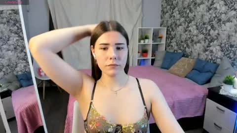 Snapshot of coraline_kitty chatting on 04/20/26, 08:06 Coraline online show from 04/20/26, 08:06