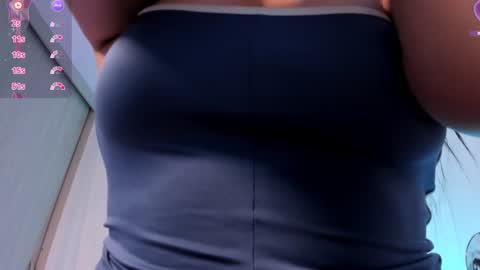 Snapshot of coralinekam1 chatting on 01/15/25, 04:11 Coralinekam1 online show from 01/15/25, 04:11