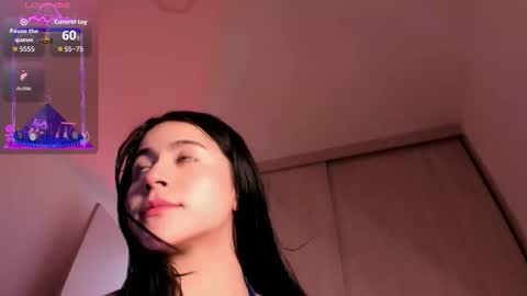 Snapshot of coralinekam1 chatting on 10/11/25, 08:18 Coralinekam1 online show from 10/11/25, 08:18