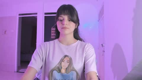 Snapshot of coralinexxx07 chatting on 04/01/26, 12:00 Coraline uwu Bienvenidos al dulce mundo de Coraline Hola amores soy Coraline Una chica tierna juguetona online show from 04/01/26, 12:00