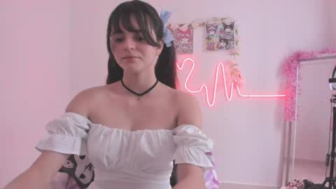 Snapshot of coralinexxx07 chatting on 05/03/26, 08:26 Coraline uwu Bienvenidos al dulce mundo de Coraline Hola amores soy Coraline Una chica tierna juguetona online show from 05/03/26, 08:26