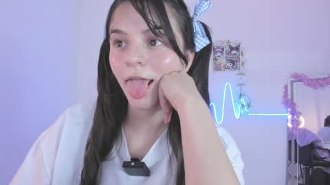 Snapshot of coralinexxx07 chatting on 05/25/26, 02:17 Coraline uwu Bienvenidos al dulce mundo de Coraline Hola amores soy Coraline Una chica tierna juguetona online show from 05/25/26, 02:17
