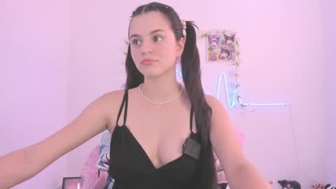 Snapshot of coralinexxx07 chatting on 05/28/26, 04:26 Coraline uwu Bienvenidos al dulce mundo de Coraline Hola amores soy Coraline Una chica tierna juguetona online show from 05/28/26, 04:26