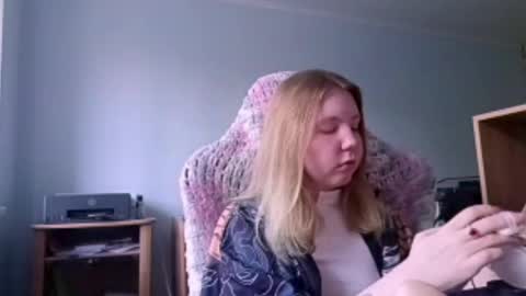 Snapshot of corinearendale chatting on 05/29/26, 08:56 Elvi online show from 05/29/26, 08:56