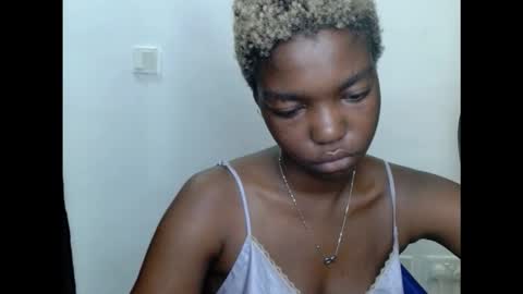 Snapshot of cornxcuntx chatting on 10/27/25, 07:34 cornxcuntx online show from 10/27/25, 07:34