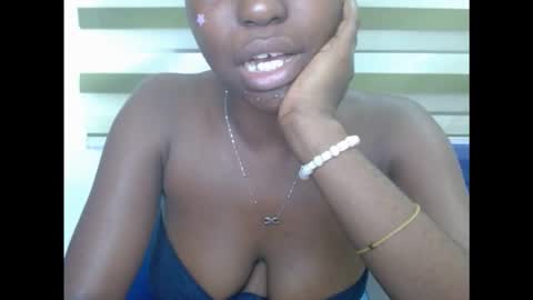 Snapshot of cornxcuntx chatting on 11/17/25, 10:04 cornxcuntx online show from 11/17/25, 10:04