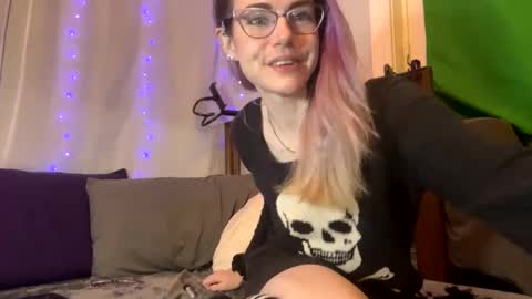 corolineclovr_and_kirkinator online show from 03/10/25, 02:50