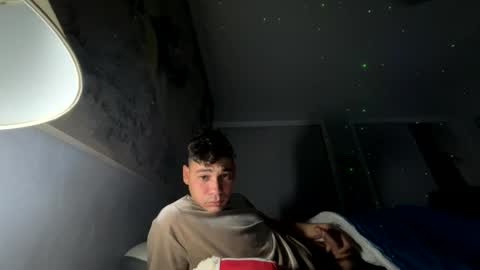 Snapshot of coronelking chatting on 12/31/24, 01:08 coronelking online show from 12/31/24, 01:08