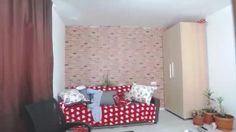 Elisa online show from 10/13/25, 08:36