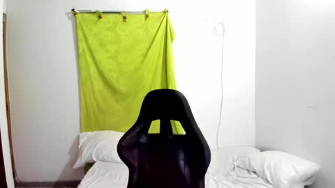Snapshot of corzoethan chatting on 06/28/26, 04:40 Ethan online show from 06/28/26, 04:40