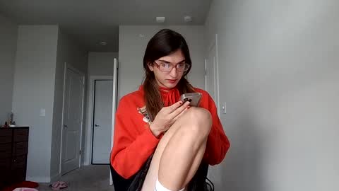 Snapshot of cosmicbae777 chatting on 09/13/25, 01:44 cosmicbae777 online show from 09/13/25, 01:44