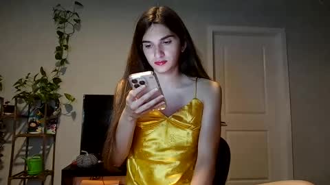 Snapshot of cosmicbae777 chatting on 09/24/25, 02:04 cosmicbae777 online show from 09/24/25, 02:04