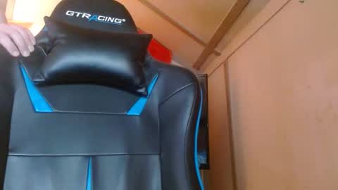 Snapshot of cosmicjones88 chatting on 01/05/25, 02:52 cosmicjones88 online show from 01/05/25, 02:52