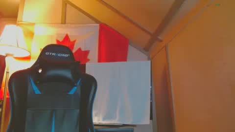 Snapshot of cosmicjones88 chatting on 02/02/25, 03:43 cosmicjones88 online show from 02/02/25, 03:43