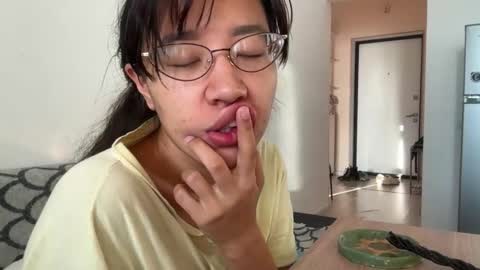 Lina online show from 10/15/25, 11:10