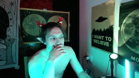 Snapshot of cosmonudes chatting on 12/31/24, 12:21 Barry online show from 12/31/24, 12:21