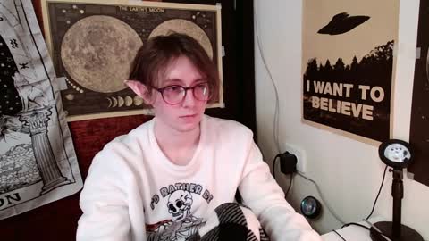 Snapshot of cosmonudes chatting on 01/18/25, 03:49 Barry online show from 01/18/25, 03:49