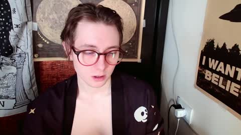 Snapshot of cosmonudes chatting on 02/06/25, 11:43 Barry online show from 02/06/25, 11:43