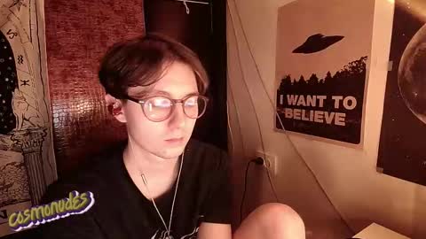 Snapshot of cosmonudes chatting on 11/17/25, 09:20 Barry online show from 11/17/25, 09:20