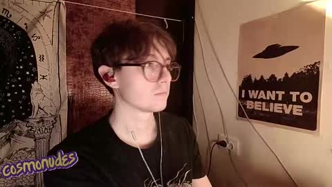 Snapshot of cosmonudes chatting on 11/18/25, 09:19 Barry online show from 11/18/25, 09:19