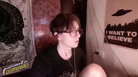 Snapshot of cosmonudes chatting on 11/19/25, 05:46 Barry online show from 11/19/25, 05:46