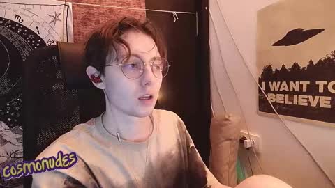 Snapshot of cosmonudes chatting on 12/21/25, 08:16 Barry online show from 12/21/25, 08:16