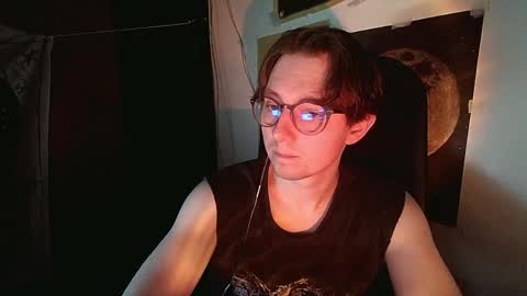 Snapshot of cosmonudes chatting on 05/08/26, 06:13 Barry online show from 05/08/26, 06:13