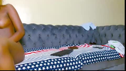 Snapshot of cottoncandi01 chatting on 11/20/25, 02:17 tina online show from 11/20/25, 02:17